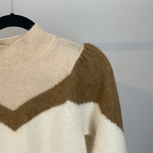 SOLD on Depop | & Other Stories Cream and Brown Chevron Sweater - Picture 3 of 4